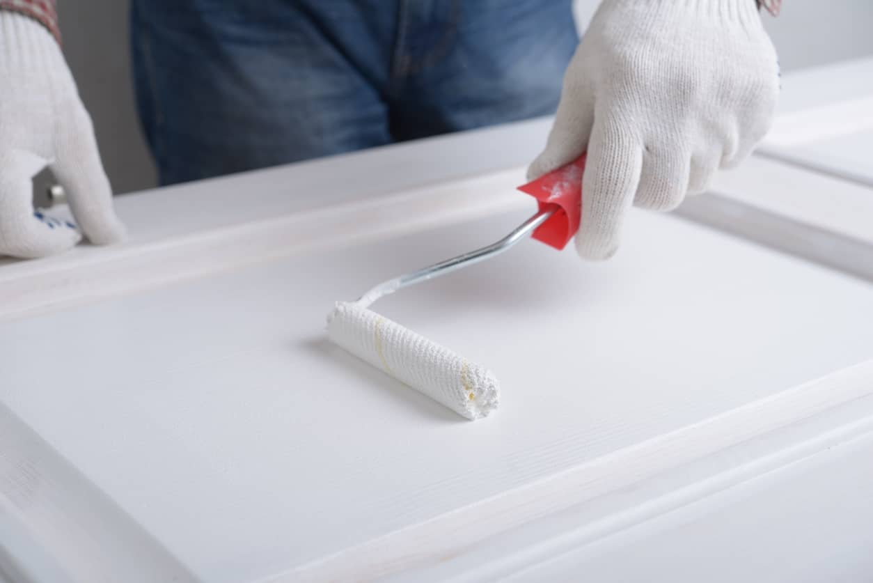 Cómo pintar puertas de madera: materiales