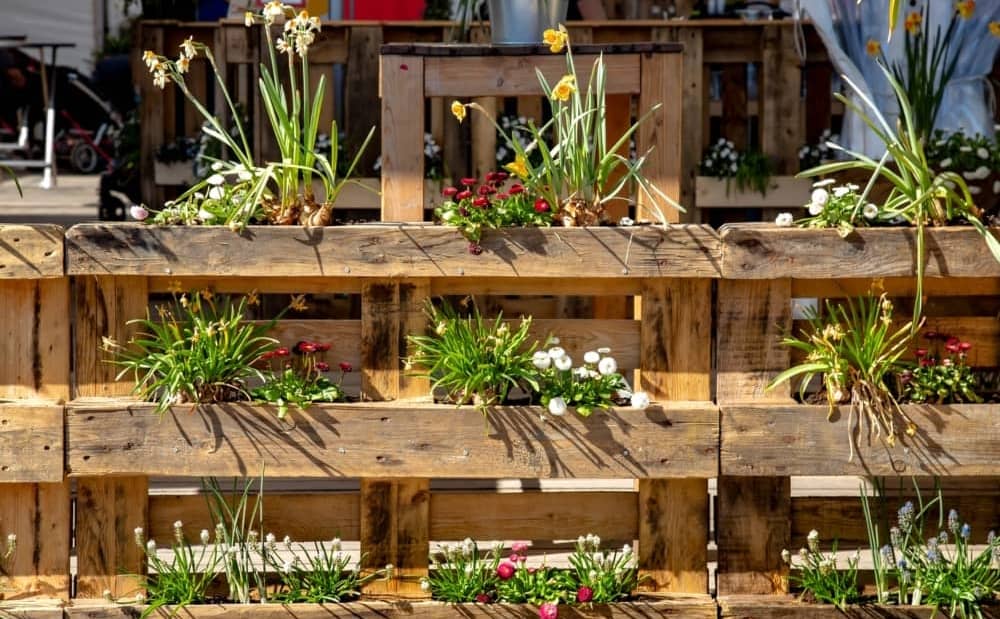 jardineras con palets de madera pasos
